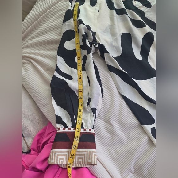 H&M Special Edition Loose Fit Dress Long Sleeves Cream Black Red Nwt - Picture 16 of 16